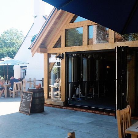 Готель Monkey Brewhouse Лімінгтон Екстер'єр фото