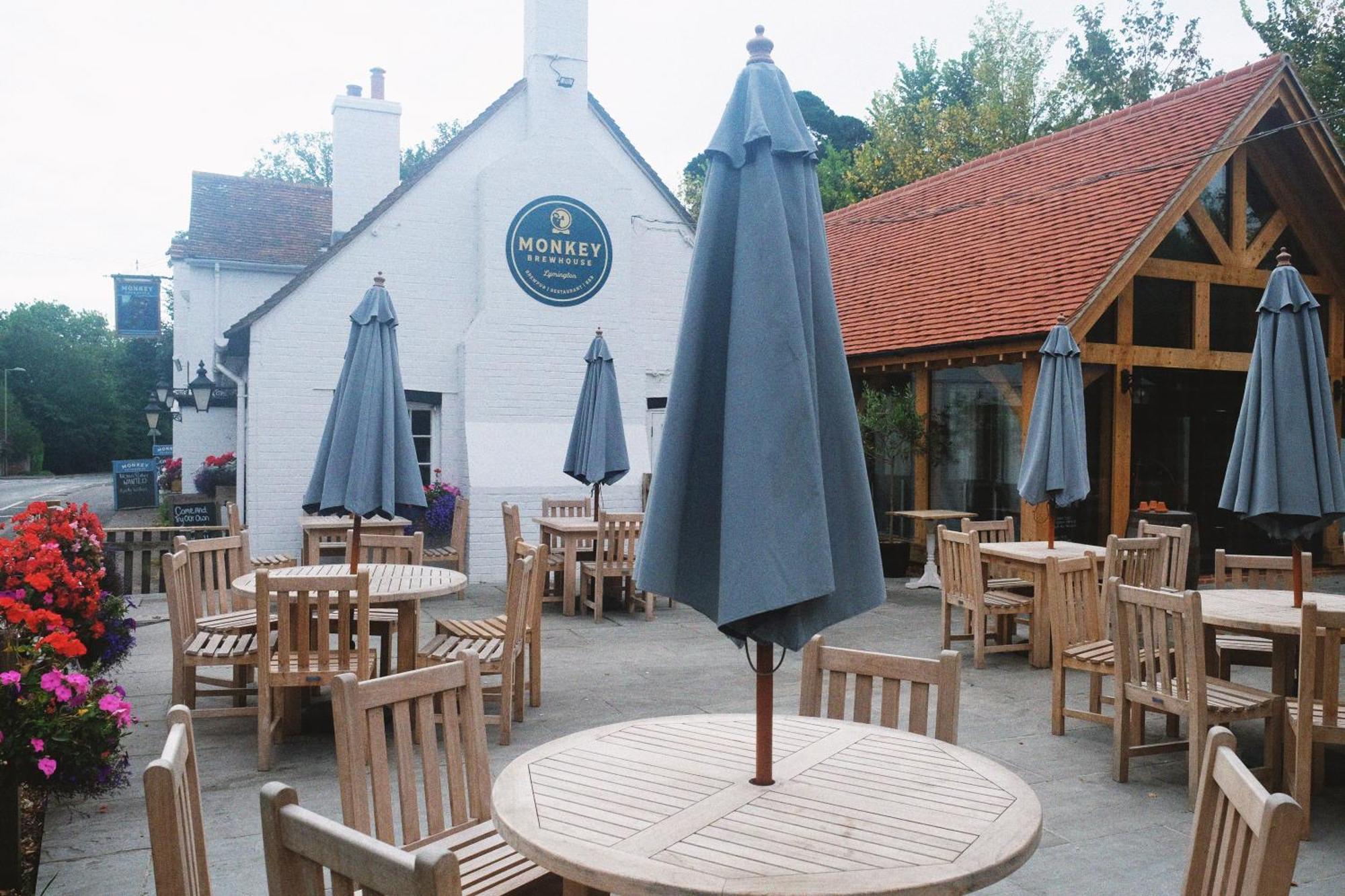 Готель Monkey Brewhouse Лімінгтон Екстер'єр фото