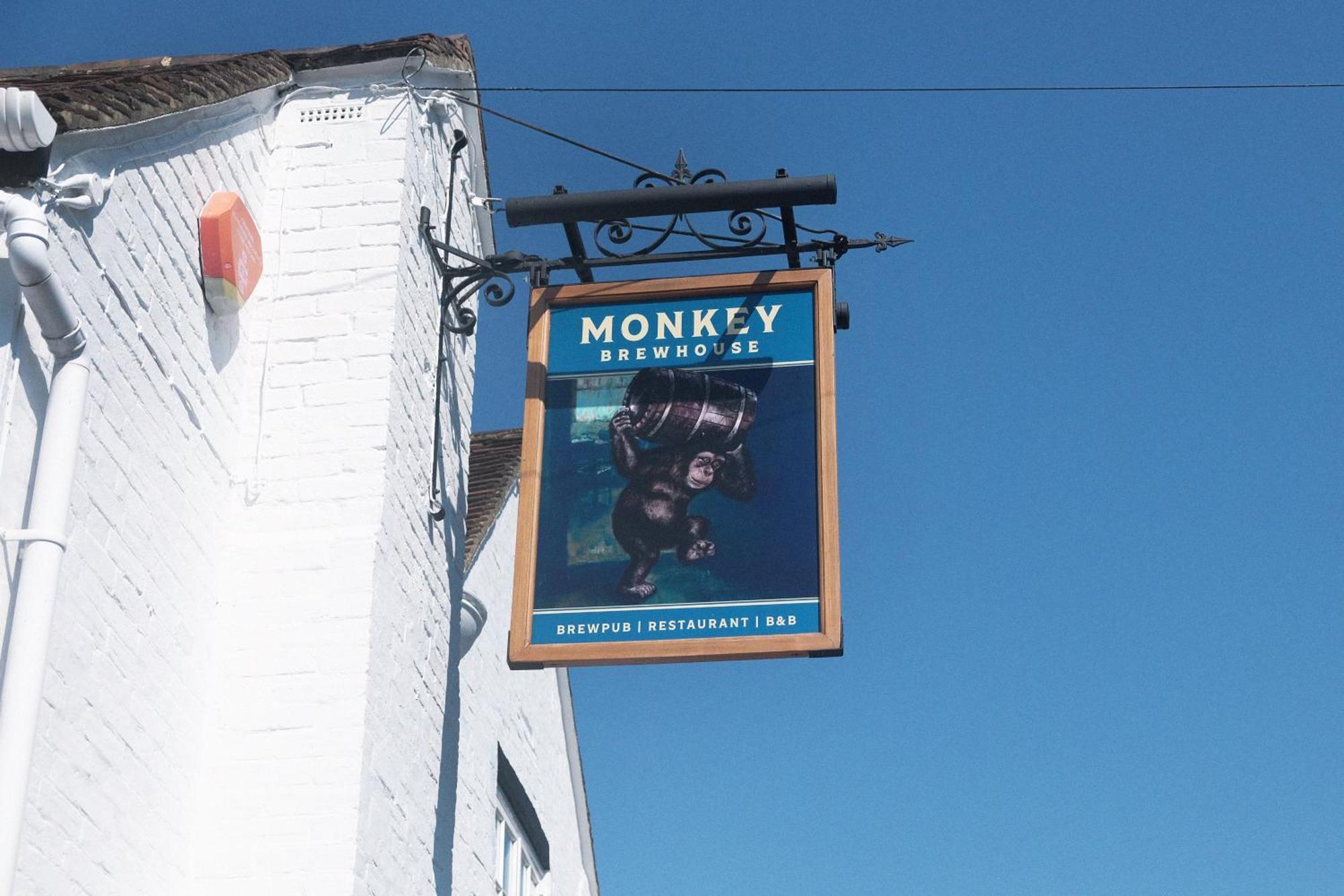 Готель Monkey Brewhouse Лімінгтон Екстер'єр фото
