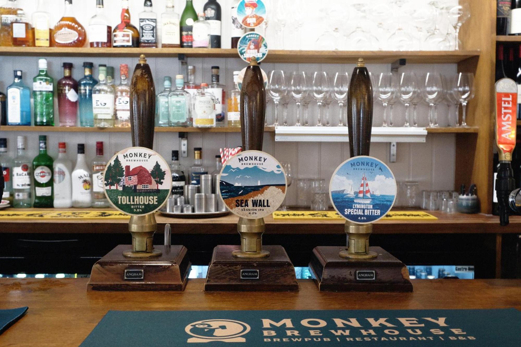Готель Monkey Brewhouse Лімінгтон Екстер'єр фото